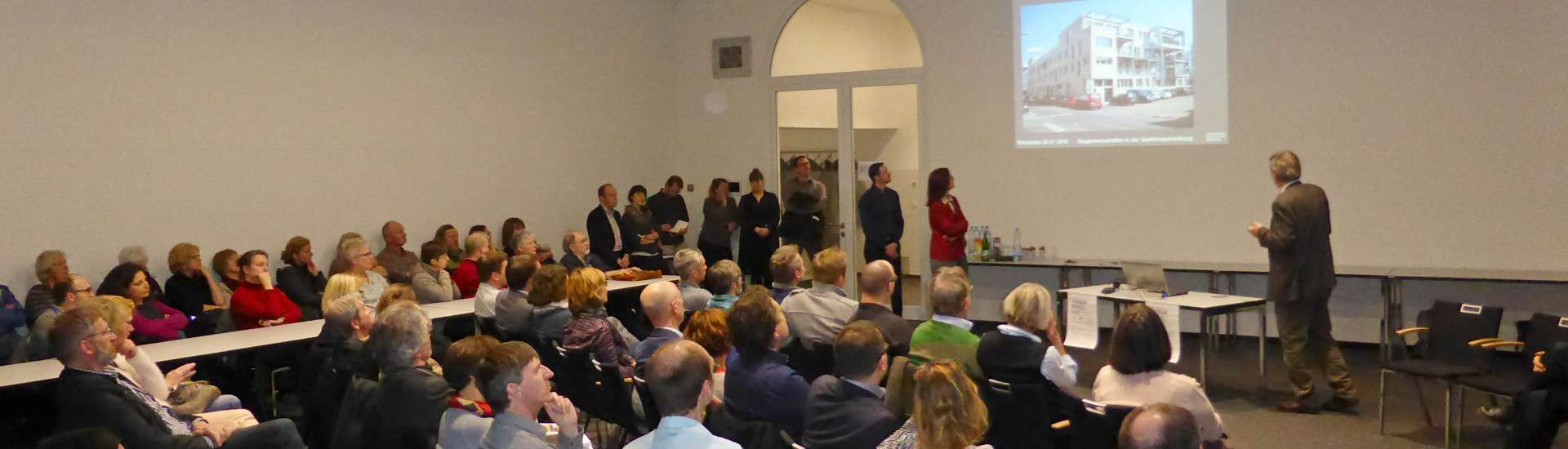 Gespräche zur Stadtentwicklung; Foto: Stadtplanungsamt Sitzendes Publikum bei Vortrag